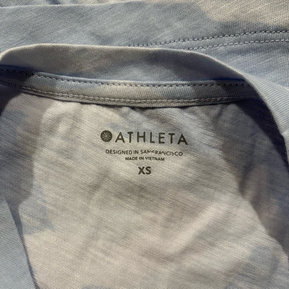 Athleta organic cotton crewneck new size xs